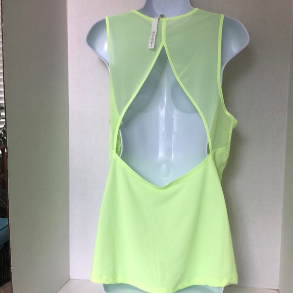 Lululemon for the run neon green tank Large 12 NWT - Picture 2 of 3